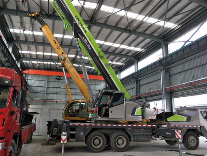 茄子河区高空车出租需要注意哪些安全事项？