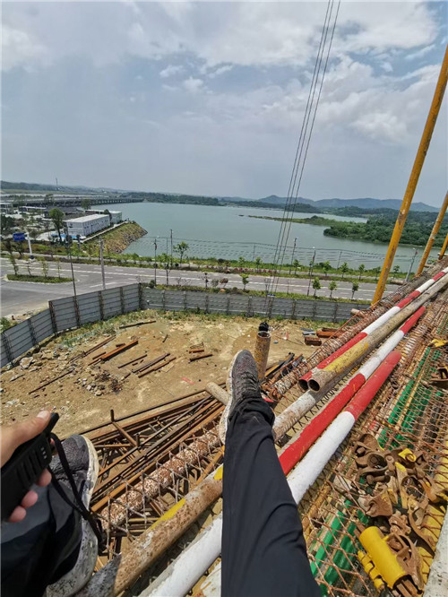 茄子河区作业中发生设备损坏或人员意外，责任怎么划分？