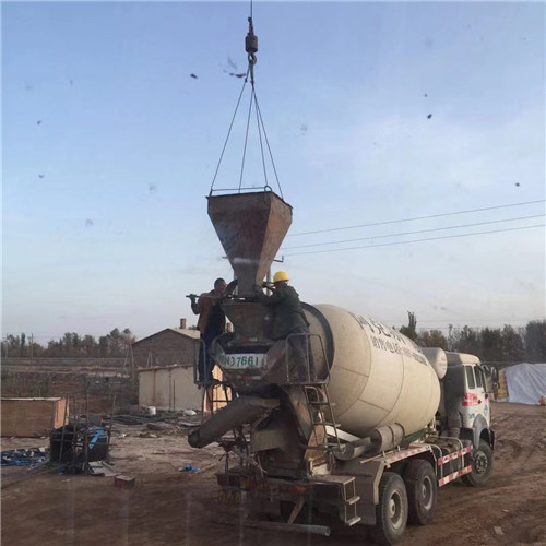 茄子河区“精准瞄准”—— 吊车的 “定位导航” 技术