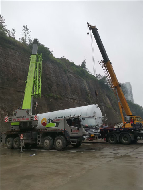 茄子河区“不怕风雨冻”—— 吊车的 “恶劣环境适应” 技术